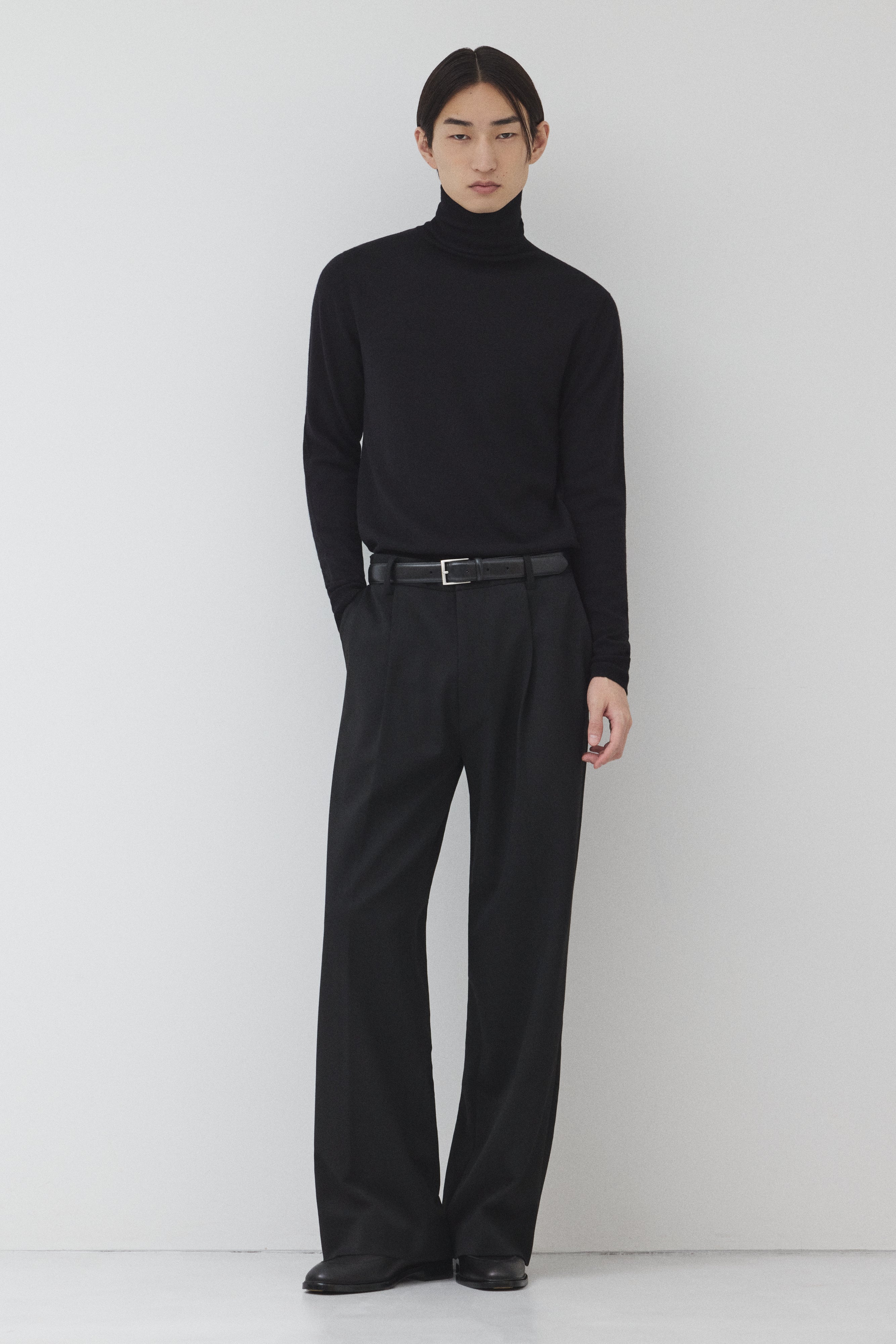 Pure Wool タートルネックニット