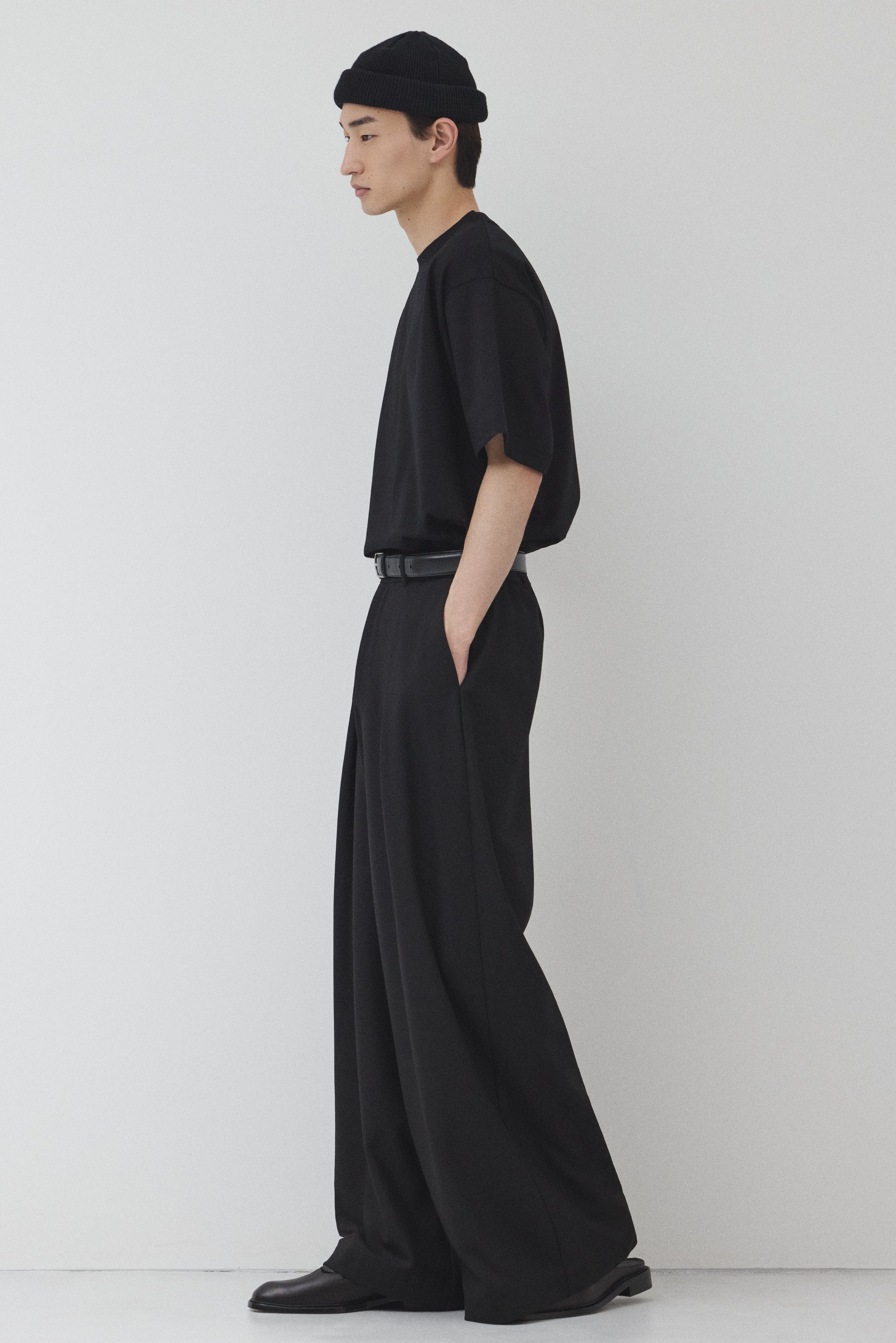 【BLACK】Wide Silhouette パンツ