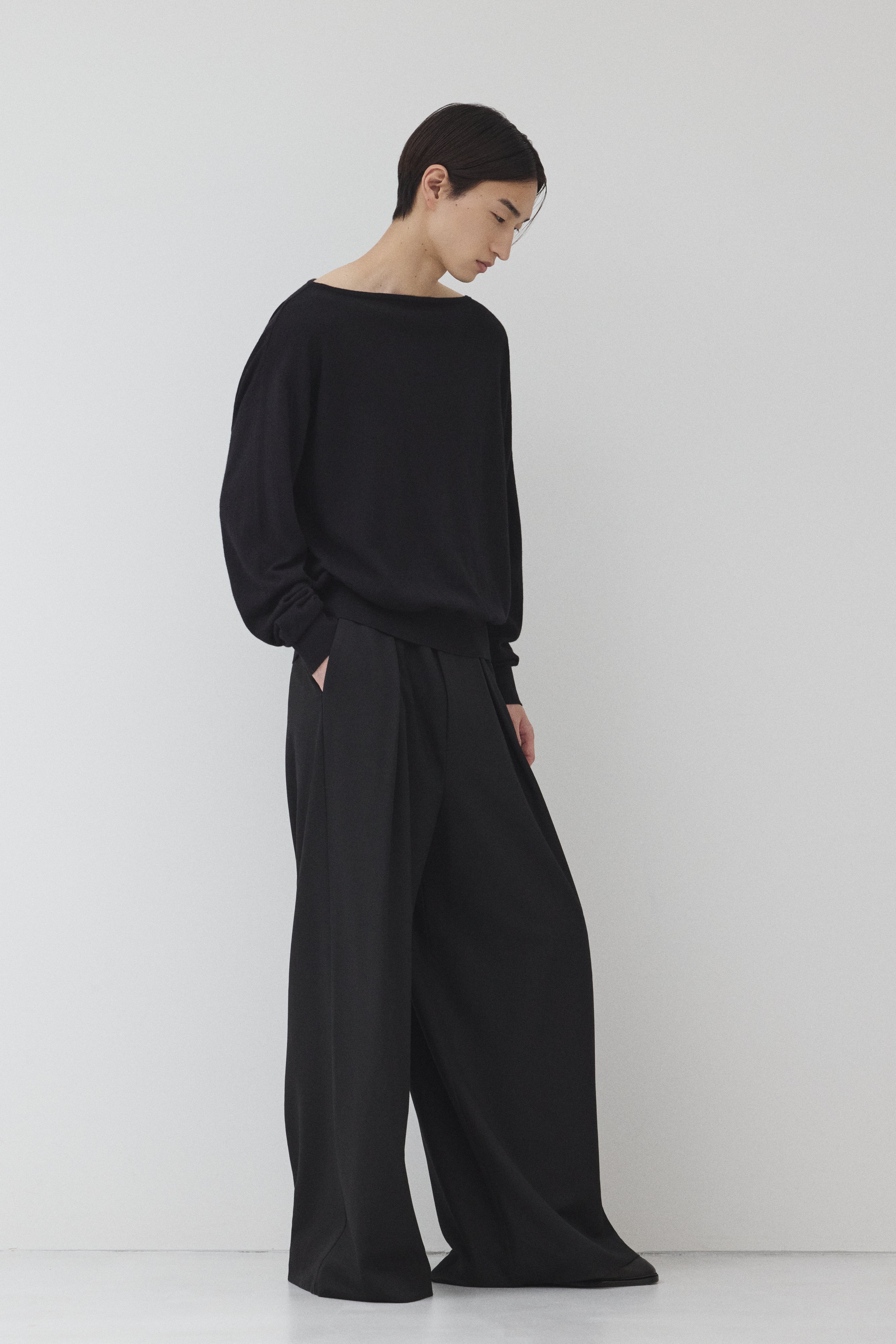 【BLACK】Pure Wool ボートネックニット