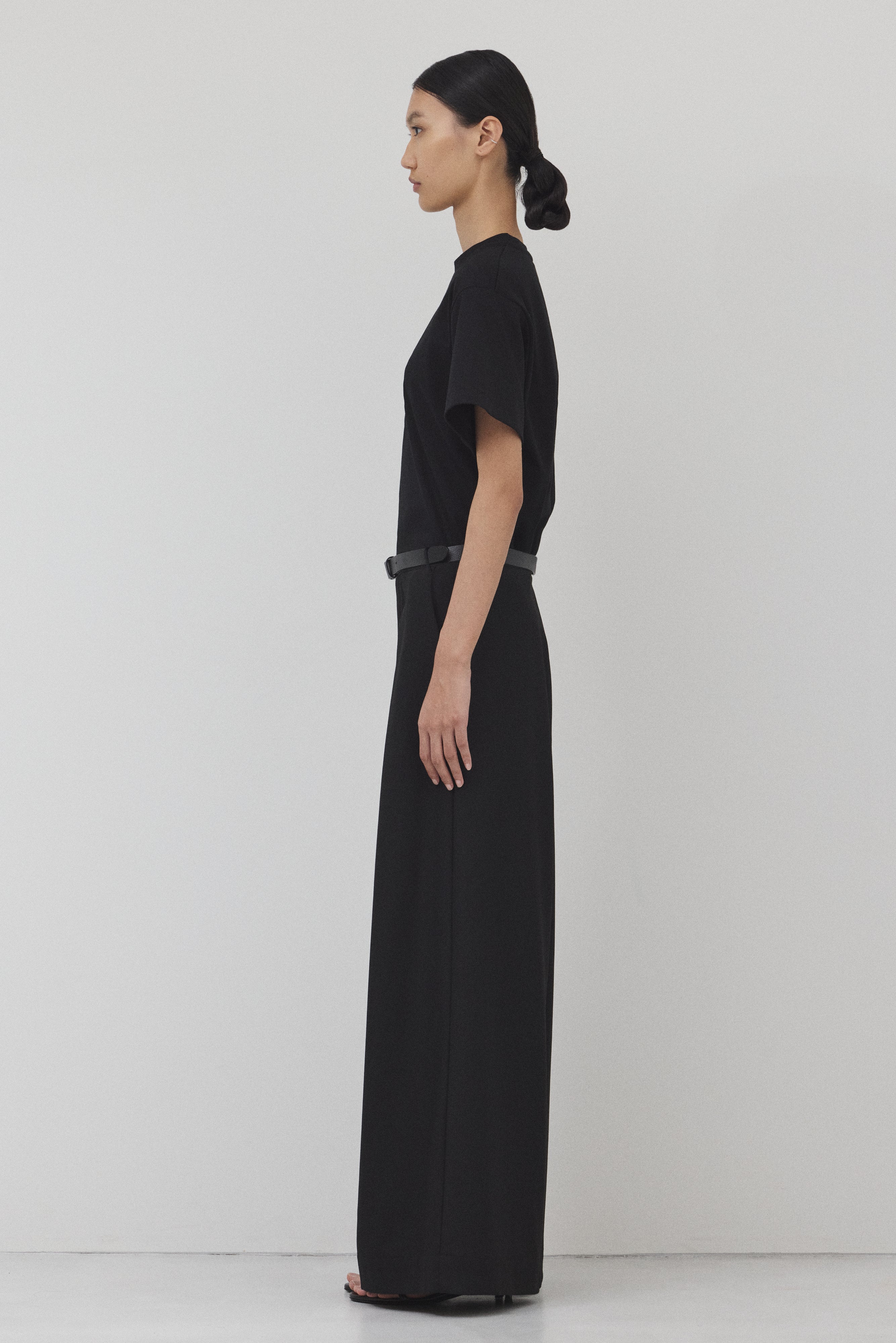 【BLACK】Wide Silhouette パンツ