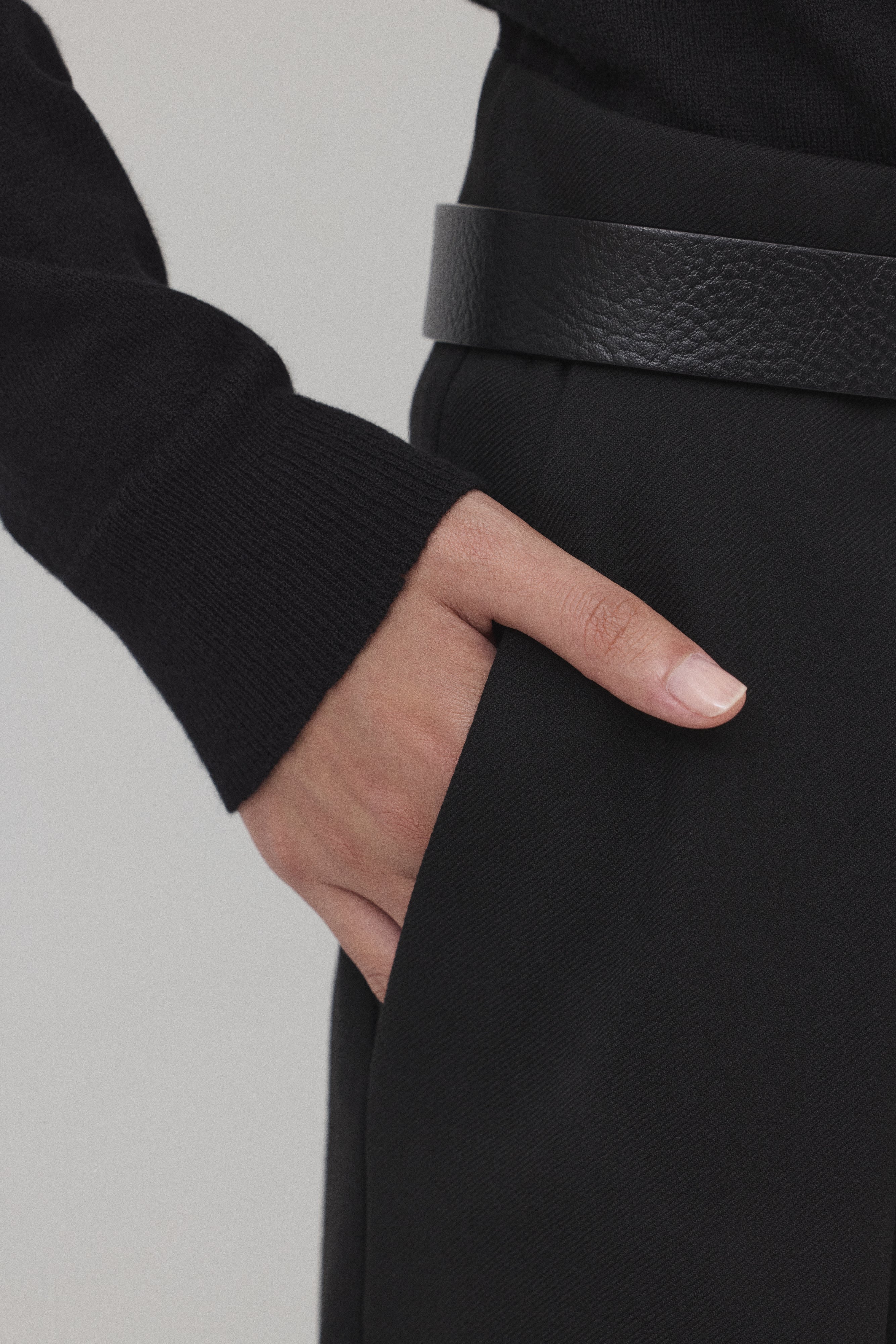 【BLACK】Wide Silhouette パンツ