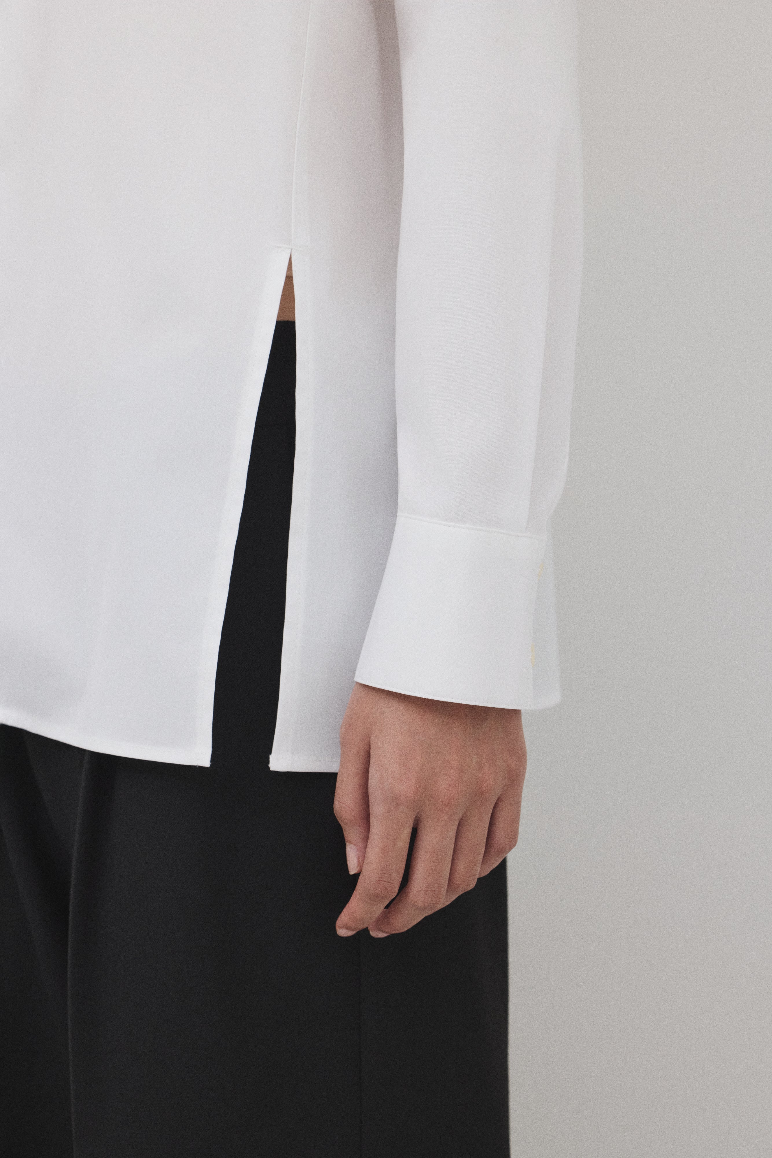 【WHITE】hANGER シャツ
