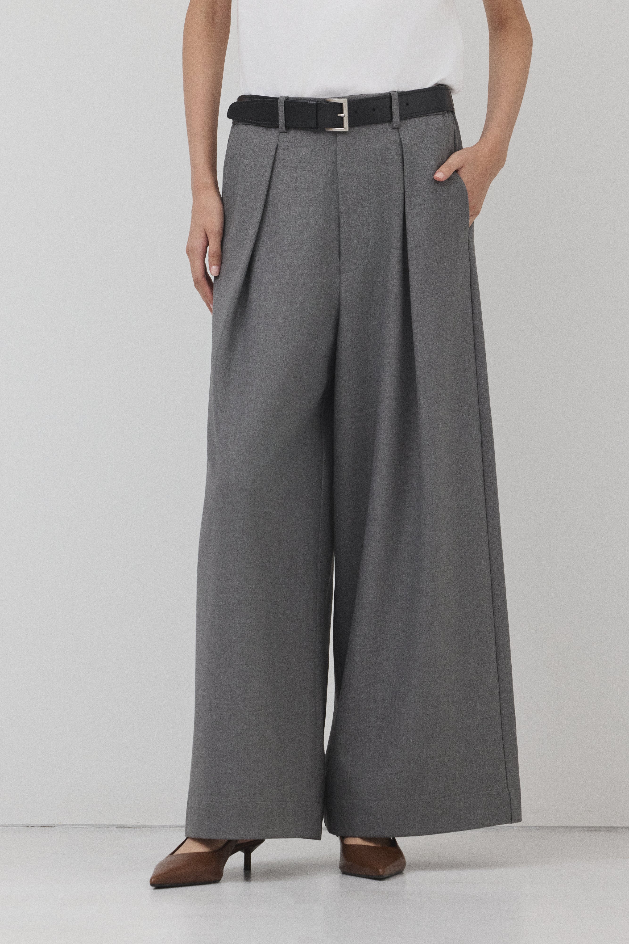 【GRAY】Wide Silhouette パンツ