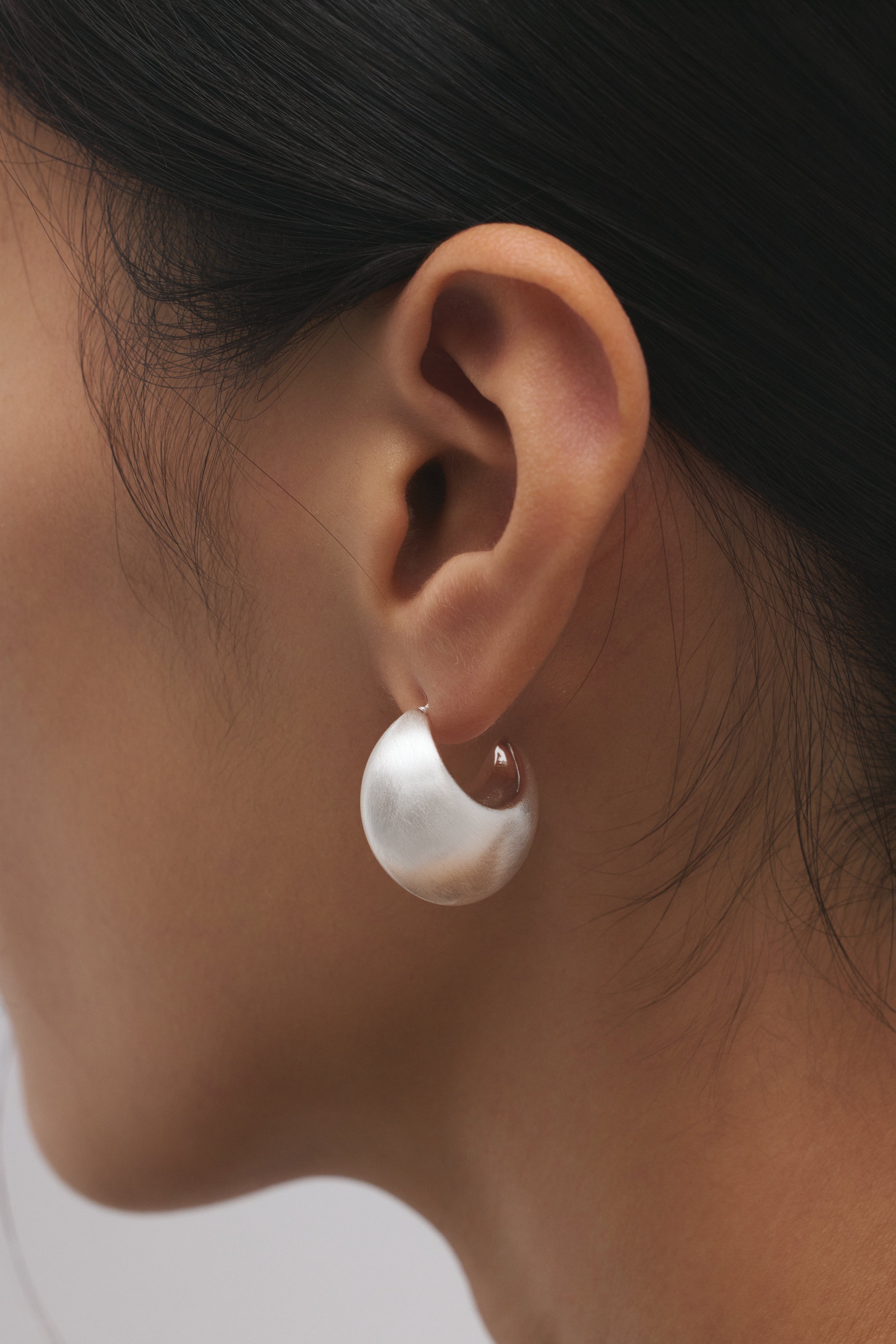 Round Moon Pierce
