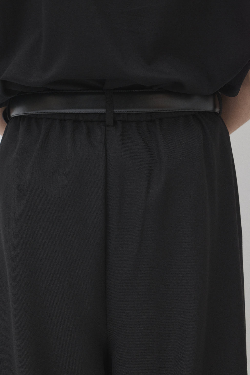 【BLACK】Wide Silhouette パンツ