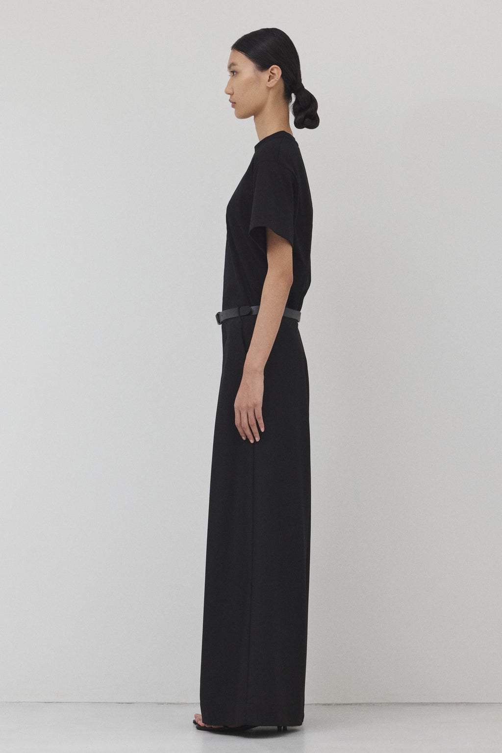 【BLACK】Wide Silhouette パンツ