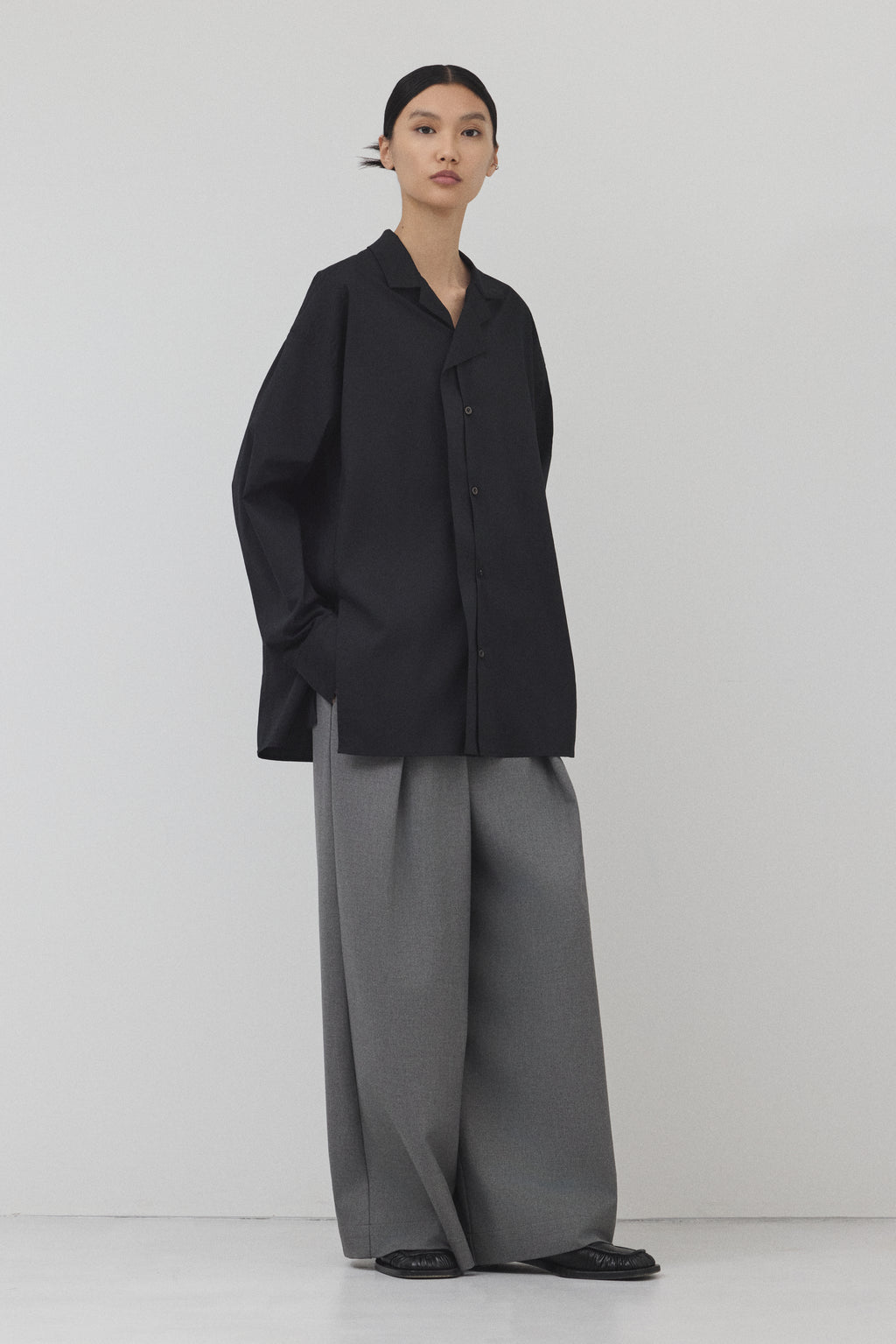 【GRAY】Wide Silhouette パンツ