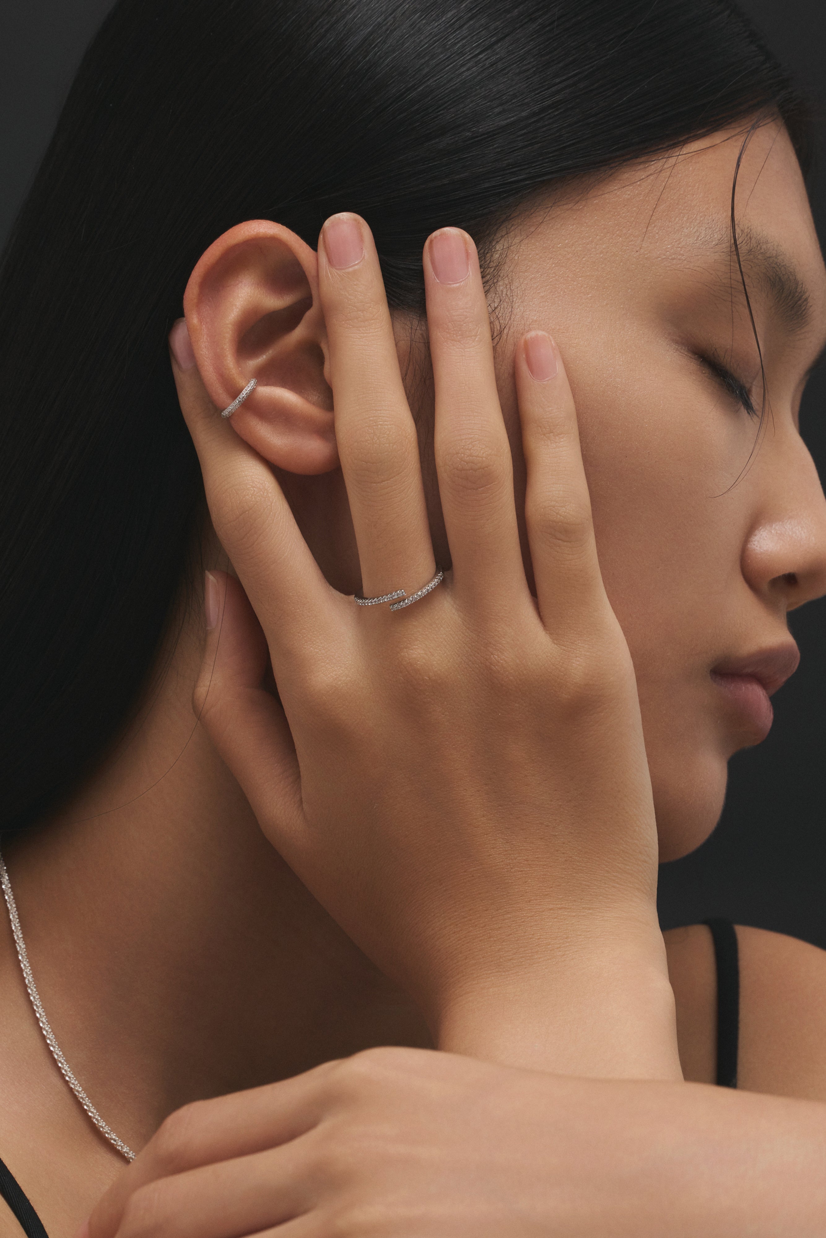【シルバー】Soft Glow Ear Cuff